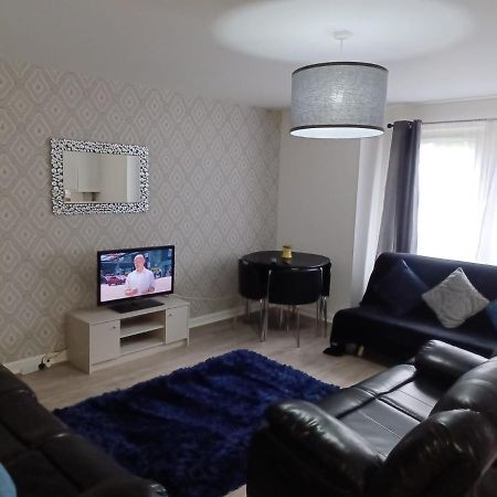 Bellway Commonwealth Apartment, Only Ages Over 23 Glasgow Exterior photo