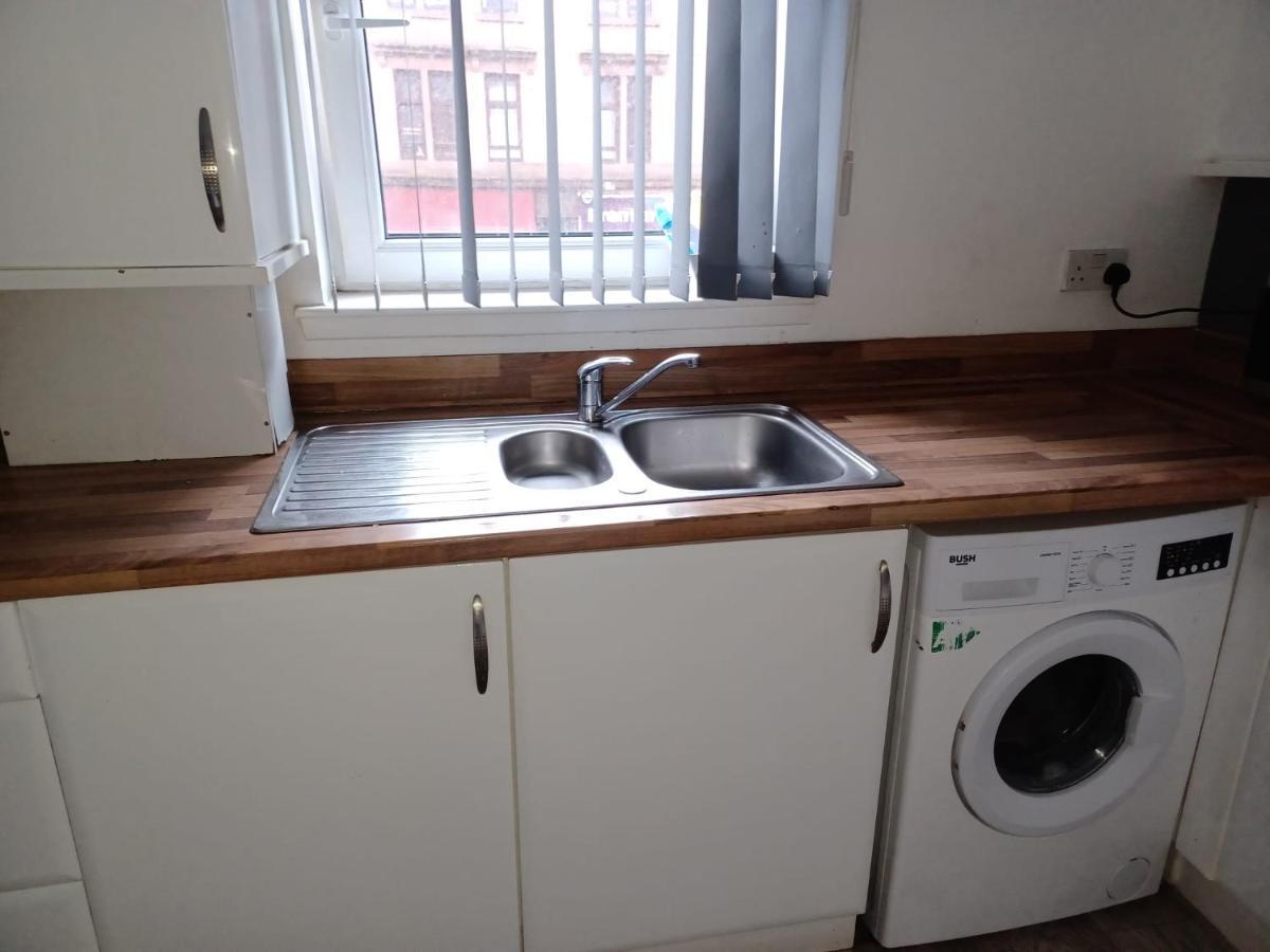 Bellway Commonwealth Apartment, Only Ages Over 23 Glasgow Exterior photo